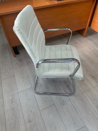 4 Sillas oficina blancas - piel sintética