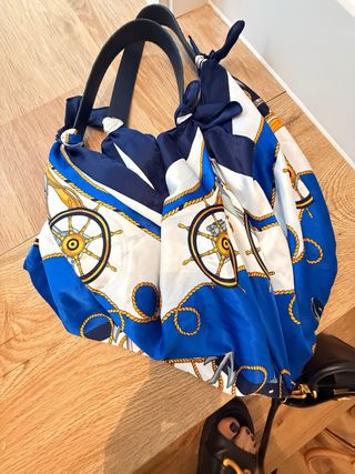 Bolso pañuelo seda azul y blanco