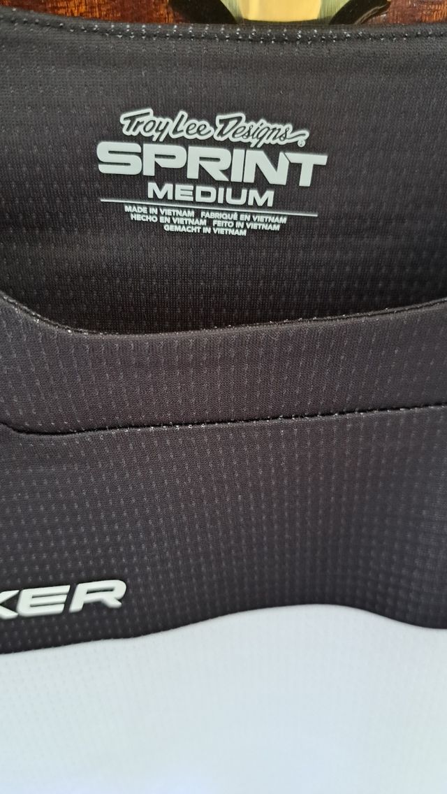 Jersey,Guantes Enduro TLD Mondraker M y calcetines