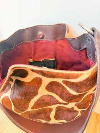 Bolso piel marrón y beige estampado jirafa ..!!