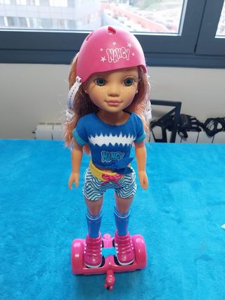 Nancy con patinete eléctrico