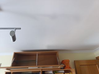 Mueble altillo con puerta de cristal