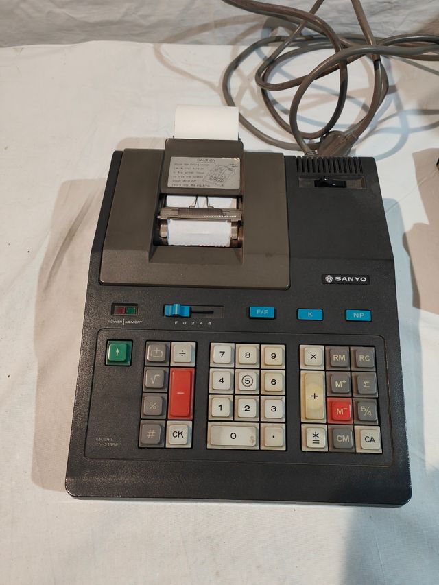 Calculadora Sanyo vintage