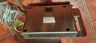 Cerradura AZBE superpuesta 120mm