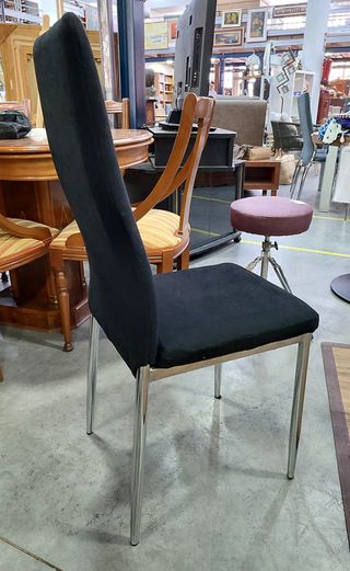 MESA DE COMEDOR + 4 SILLAS