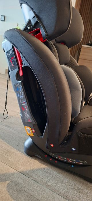 Silla Joie Stages Isofix. Tiene sólo 6 meses.