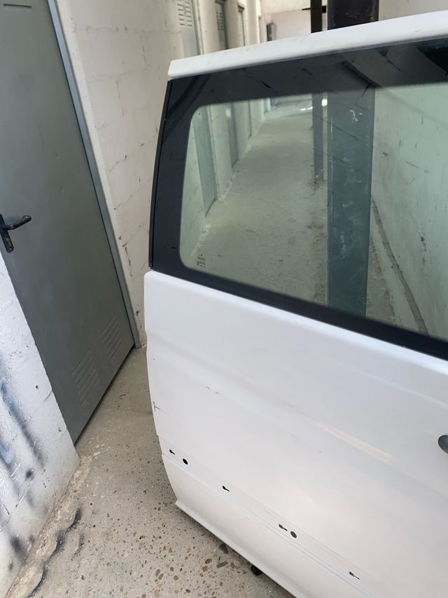 Puerta corredera derecha Mercedes Vito/Viano