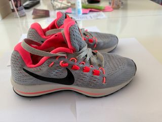 Zapatillas Nike Zoom Vomero 12 Gris Rosa