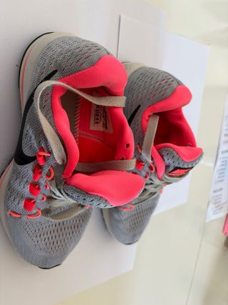 Zapatillas Nike Zoom Vomero 12 Gris Rosa