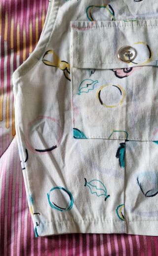 Top corto estivo floreale