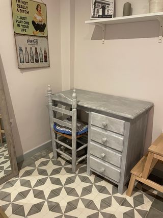 Mesa escritorio vintage gris.
