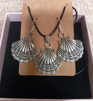 Collar y pendientes conchas plata