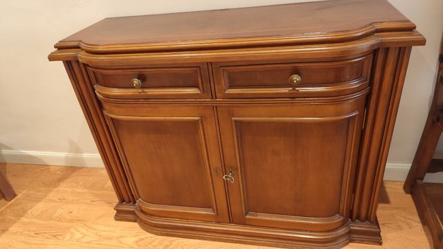 Aparador madera estilo clásico