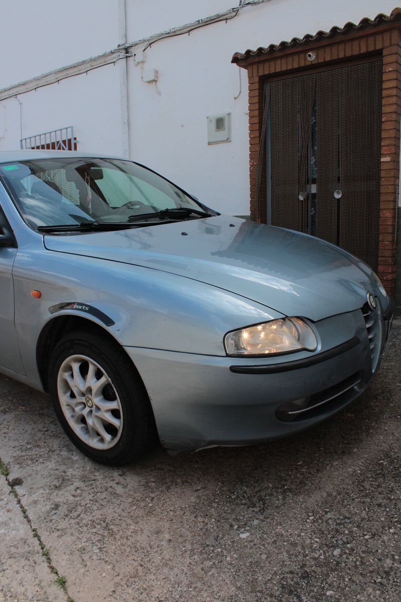 Alfa Romeo 147 1.9 JTD 2006 – coche gasolina - foto 1