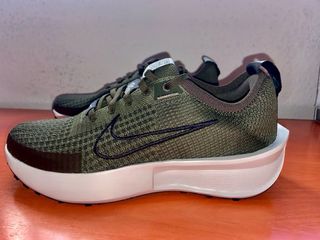 Zapatillas Nike Interact Run - Verde Oliva
