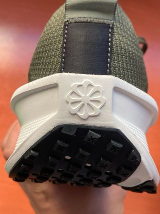 Zapatillas Nike Interact Run - Verde Oliva