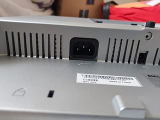 Monitor Dell Plata y Negro