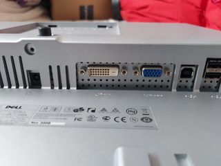 Monitor Dell Plata y Negro