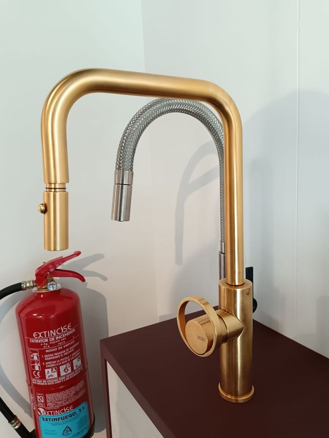 Grifo dorado HALO D VICARIO de Plados