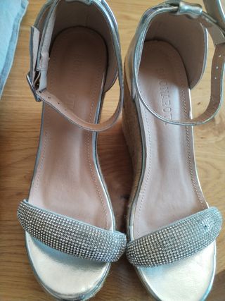 Sandalias cuña plata brillantes