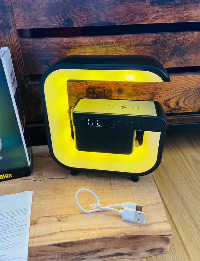 Lampara Negra Cuadrada Carga Móvil - Nueva