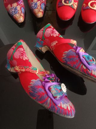 Zapatos fiesta Sanca rojos y morados