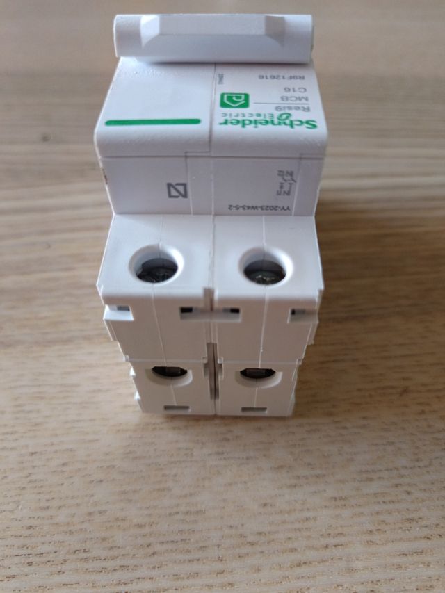 Interruptor magnetotérmico Schneider C16