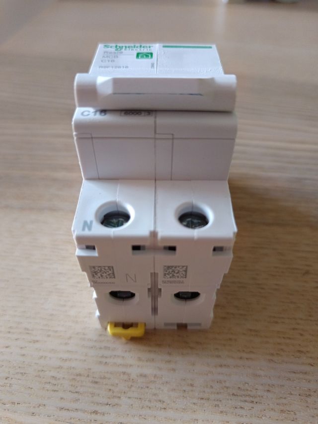 Interruptor magnetotérmico Schneider C16