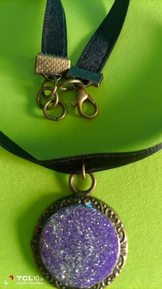Collar Gargantilla con dije morado