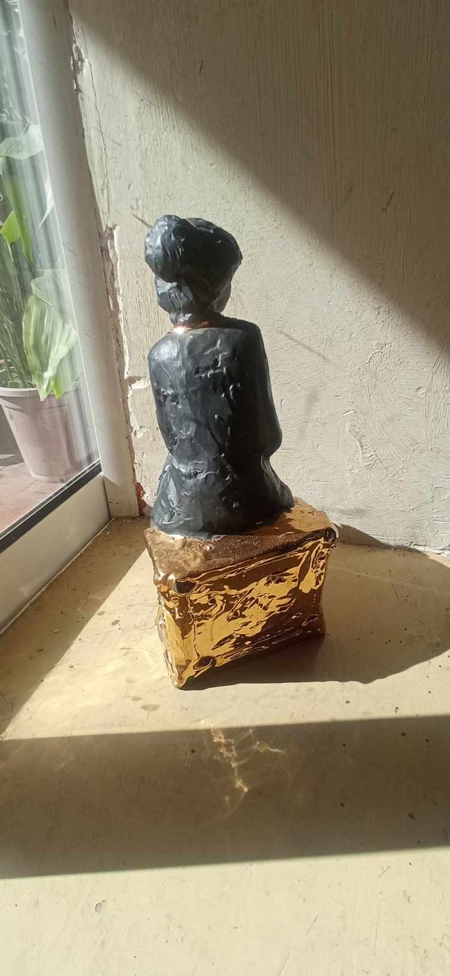 Preziosa figura di donna in porcellana