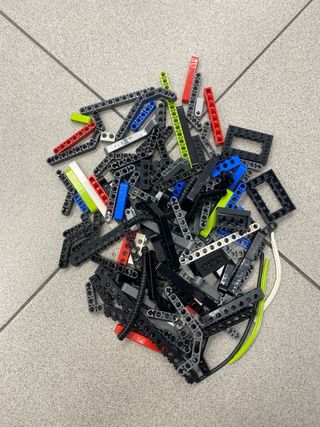 Lote LEGO Technic y piezas sueltas NEGOCIABLE