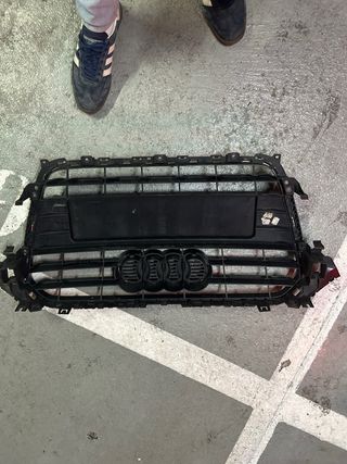 Parrilla frontal Audi A4 B8
