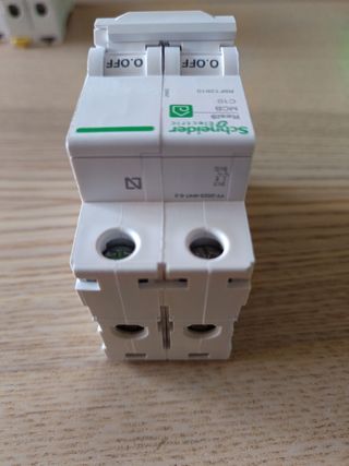 Interruptor Schneider MCB C10 2p