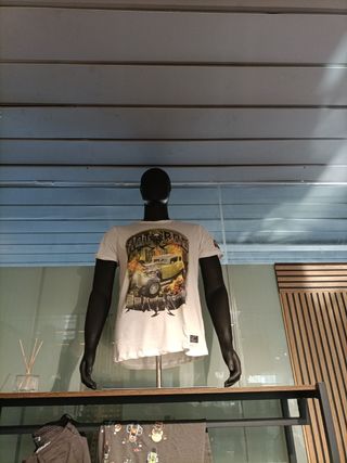 Maniquí hombre negro
2enteros y 5medio cuerpo 