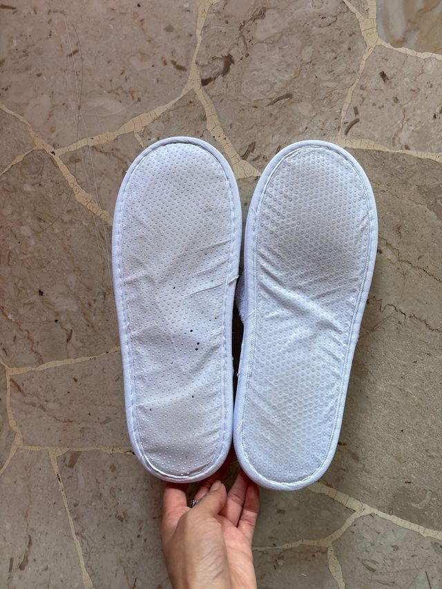 Ciabatte Bianche personalizzate con la lettera L