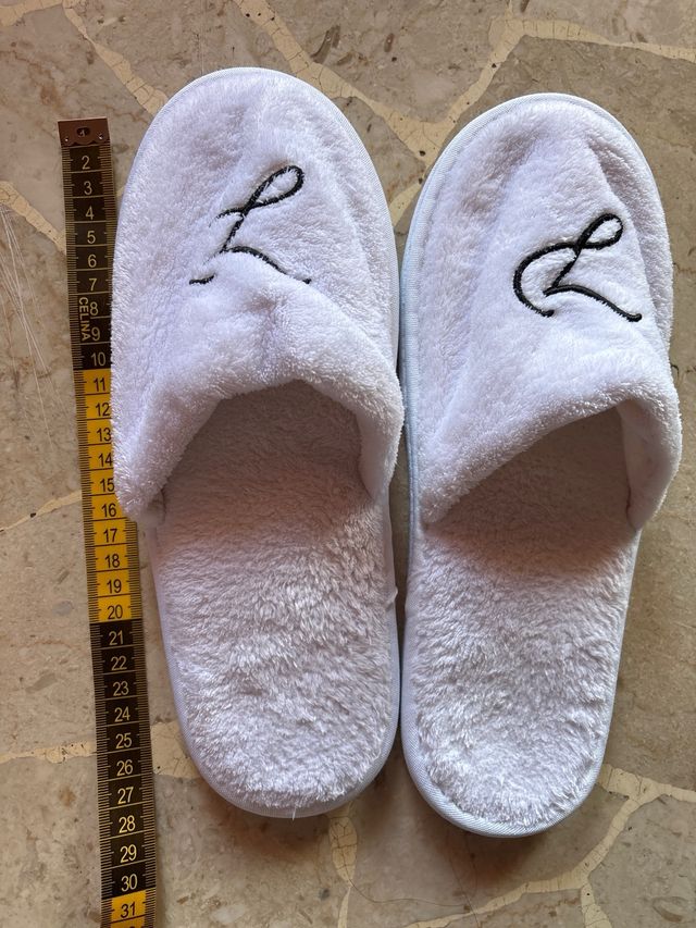 Ciabatte Bianche personalizzate con la lettera L