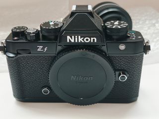 Nikon Zf + objetivo 40/2 SE ESTRENAR y EN GARANTÍA