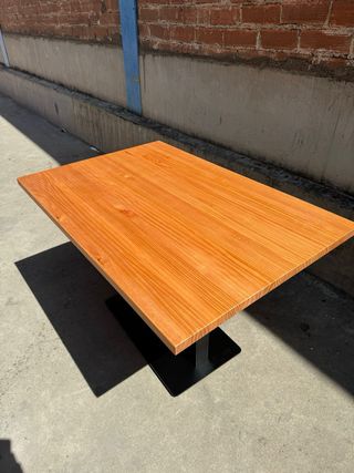 Mesa de pino natural