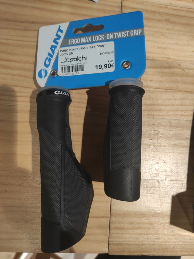 Puños Giant Ergo Max Lock-On