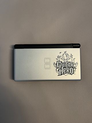Nintendo DS Lite Silver + Guitar Hero