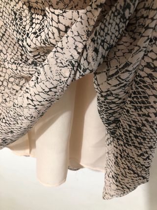 Vestido estampado serpiente beige-negro