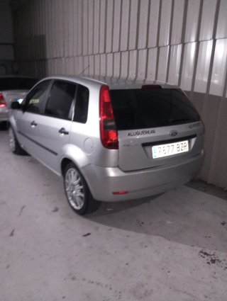 SE ALQUILA Volkswagen Polo 2001