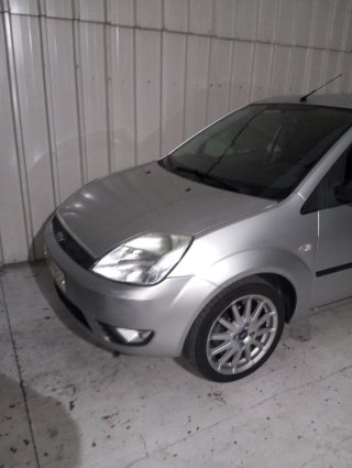 SE ALQUILA Volkswagen Polo 2001