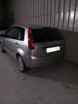 SE ALQUILA Volkswagen Polo 2001