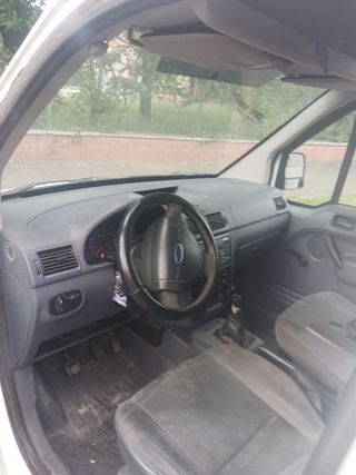 Ford E-Tourneo Courier 2008 1.8 diésel