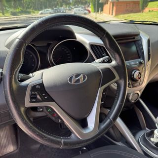 Hyundai Veloster 2012 ruedas nuevas y muy cuidado.