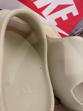 Yeezy Slide Beige - Talla 42-43