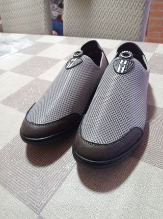 Scarpe sportive grigie n.41