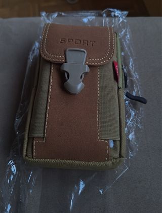 Riñonera deportiva café-beige