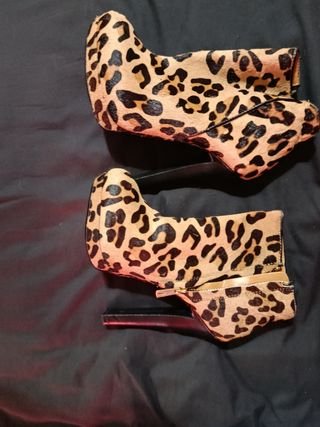 Tacones Zara leopardo 38